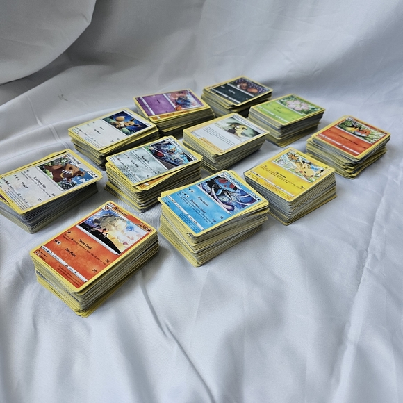 Lot of 85 Pokémon Cards Including Holo, Rare, Trainer, Energy Cards - Picture 5 of 10